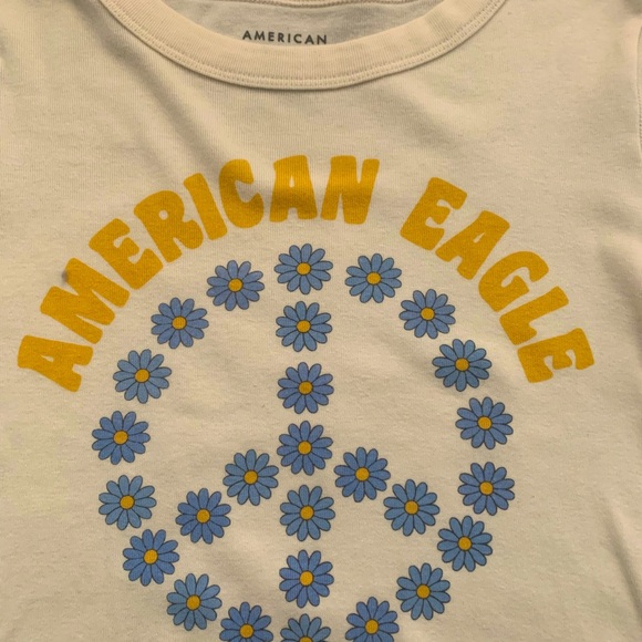 American Eagle cropped tee. - Picture 2 of 5